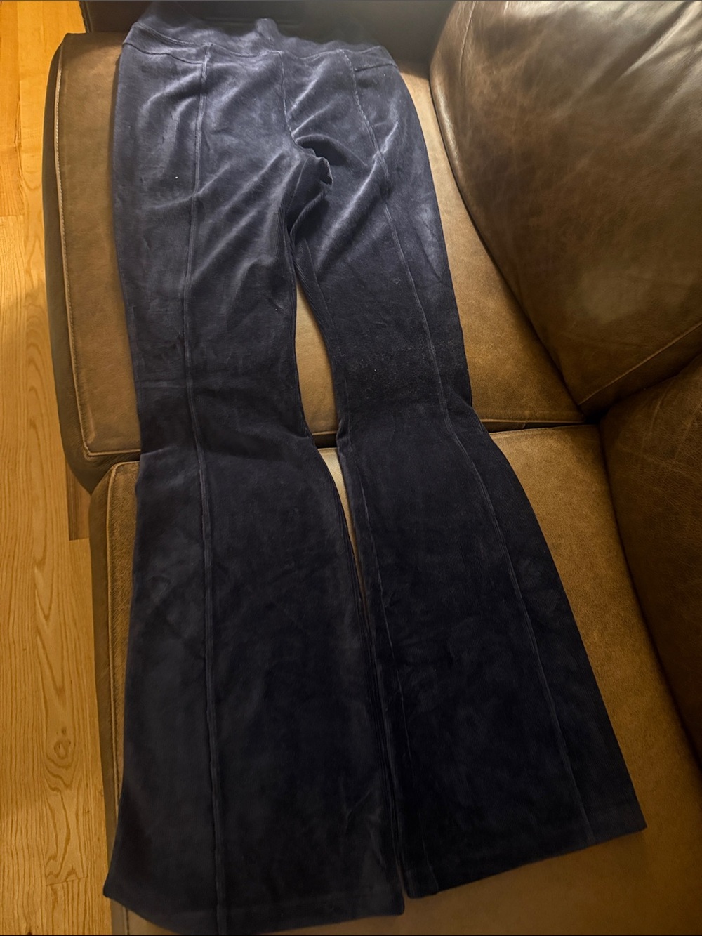 Women’s Navy Velvet Flared Leggings, brand new